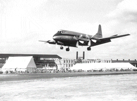 The prototype Vickers Viscount 630 lands at the first Farnborough air show in 1948.