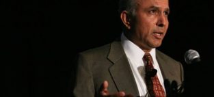 When much of the world financial media was convinced that Research in Motion was the next Palm, Fairfax Financial's Prem Watsa was using the deafening negativity to pile into the stock.