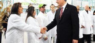 Prime Minister Stephen Harper visits Ecosynthetix's Burlington facility on December 2nd, 2011.