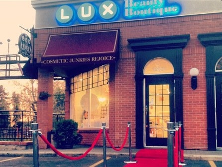 Customers of Edmonton's Lux Beauty Boutique recently got the digital red carpet treatment from Toronto's Digital Media Apps.