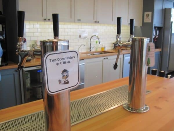 There's beer on tap from various local microbreweries, but only after 4:30pm on Friday. 