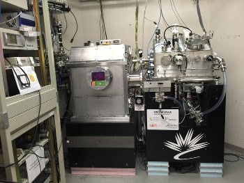 The Canadian Light Source's ambient Scanning Transmission X-ray Microscope (left) alongside the facility's new cryogenic version.