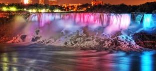 Niagara Falls' light display